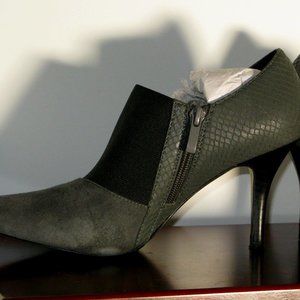 Brand New/Never Worn Leather and Suede Grey with Black Ankle Boots